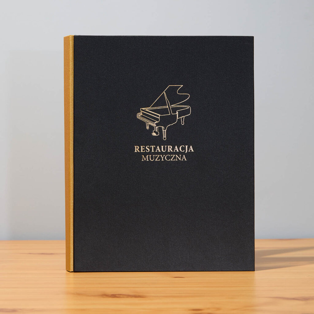 menu-kryte-sruby-czarne-zlote-tloczenie-restauracja-muzyczna